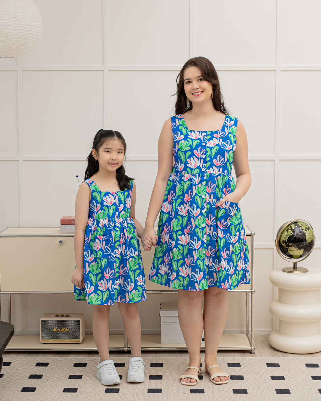 Valentina Square Neck Sleeveless Shift Dress In Blue Floral