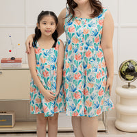 Valentina Square Neck Sleeveless Shift Dress In White Floral