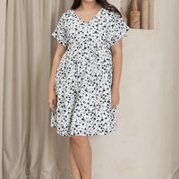 Hannah Babydoll Dress In White Floral