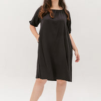 Eleanor Elastic Neckline Shift Dress In Black
