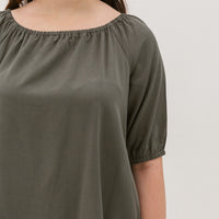 Eleanor Elastic Neckline Shift Dress In Green
