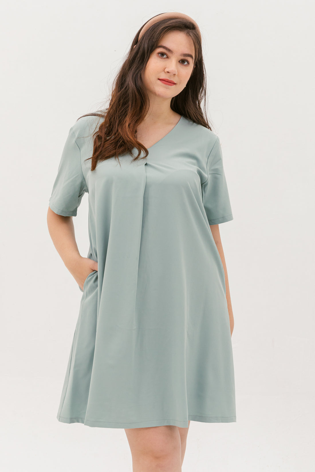 Leah V-Neck Shift Dress In Powder Blue