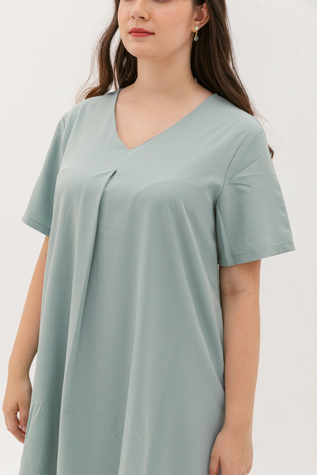 Leah V-Neck Shift Dress In Powder Blue