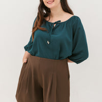 Gretel Front Pleated Shorts In Mocha