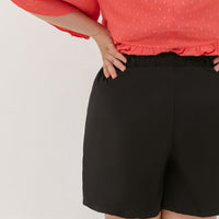 Gretel Front Pleated Shorts In Black