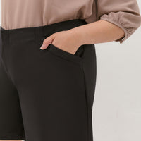 Zelda Tailored Bermuda Shorts In Black