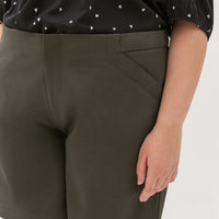 Zelda Tailored Bermuda Shorts In Uniform Green