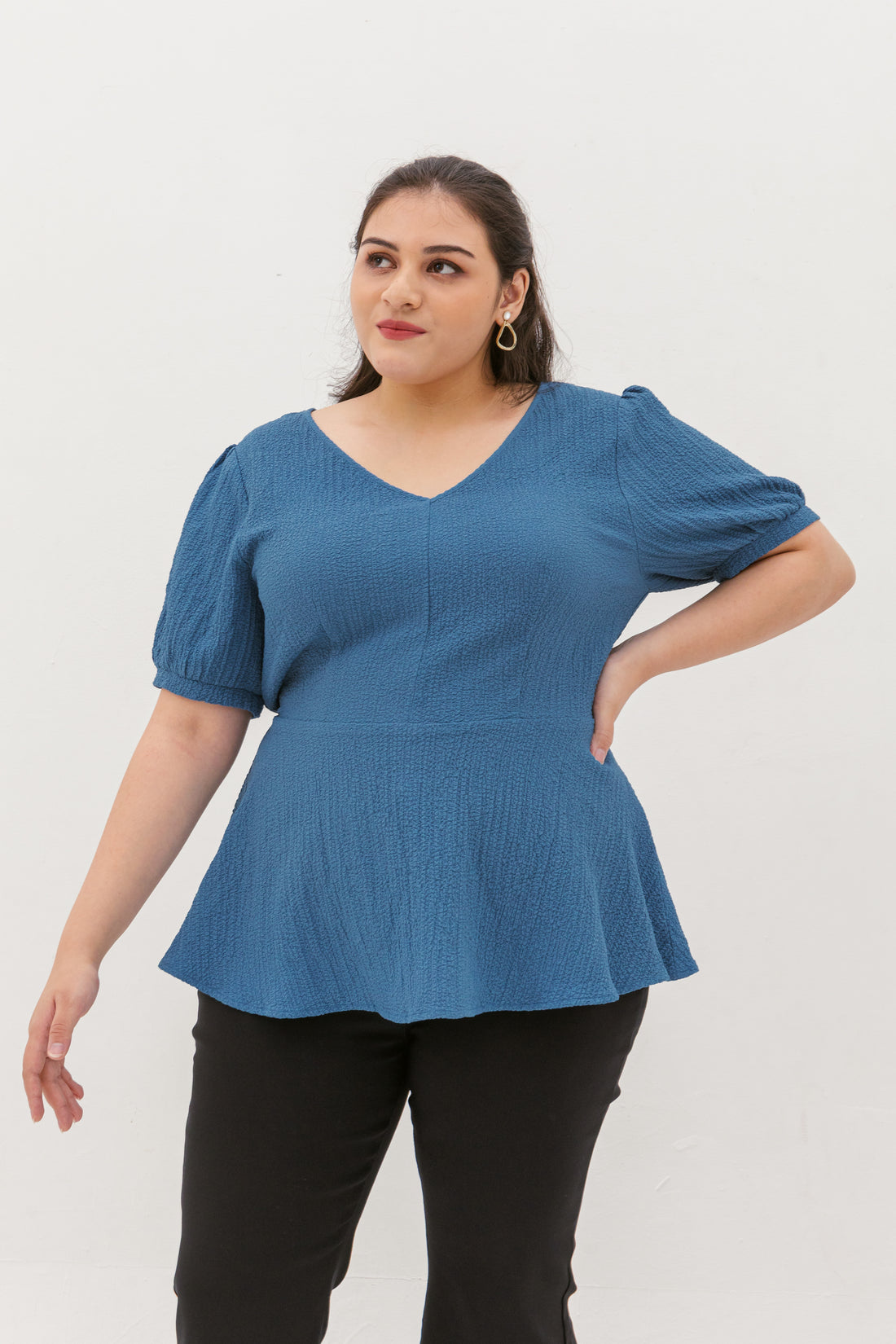 Aria V-Neck Textured Peplum Blouse In Blue Jay