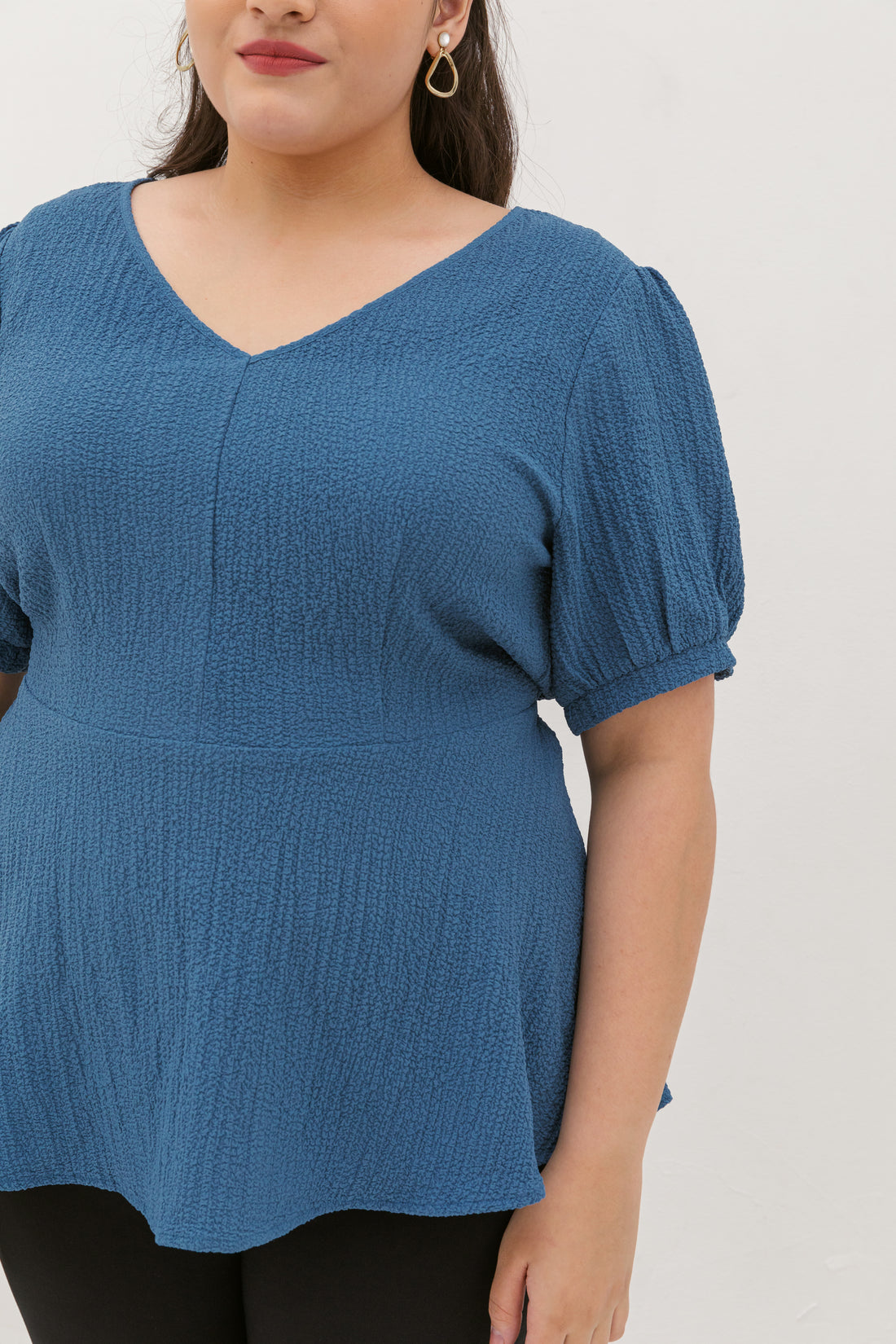 Aria V-Neck Textured Peplum Blouse In Blue Jay