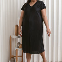 Victoria Pleated Dress In Onyx Black