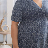 Petra Flowy V-Neck Midi Dress In Blue