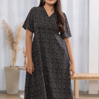 Petra Flowy V-Neck Midi Dress In Black