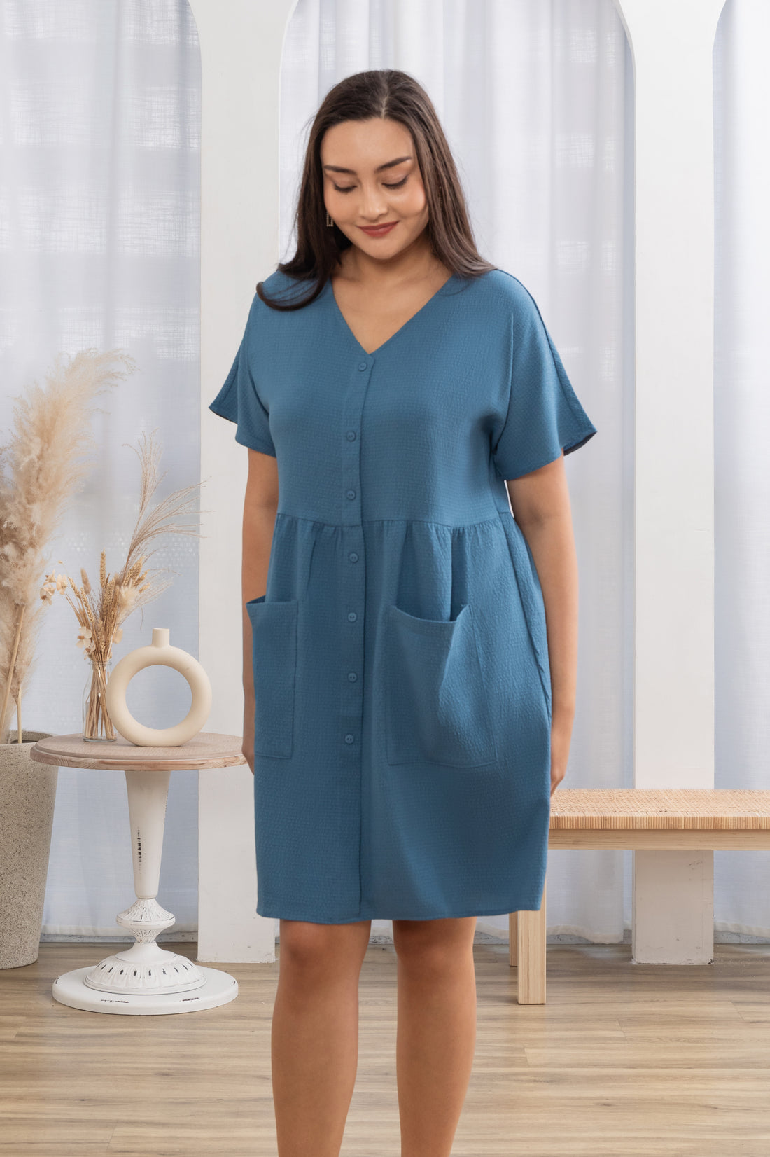 Olivia Buttoned Pocket Dress In Blue Jay