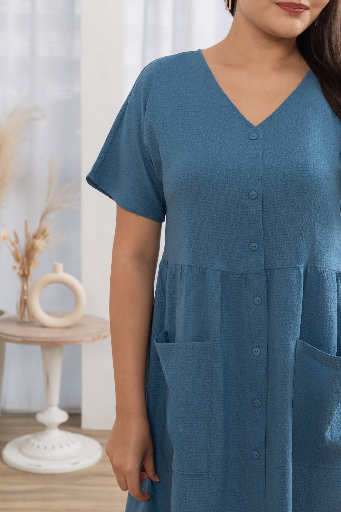 Olivia Buttoned Pocket Dress In Blue Jay