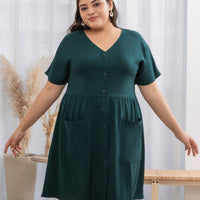Olivia Buttoned Pocket Dress In Pine Green