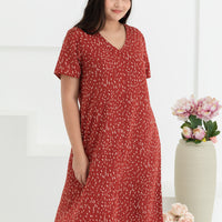 Charlotte V-Neck Midi Dress In Red