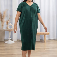 Victoria Pleated Dress In Emerald Green
