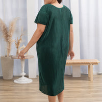 Victoria Pleated Dress In Emerald Green