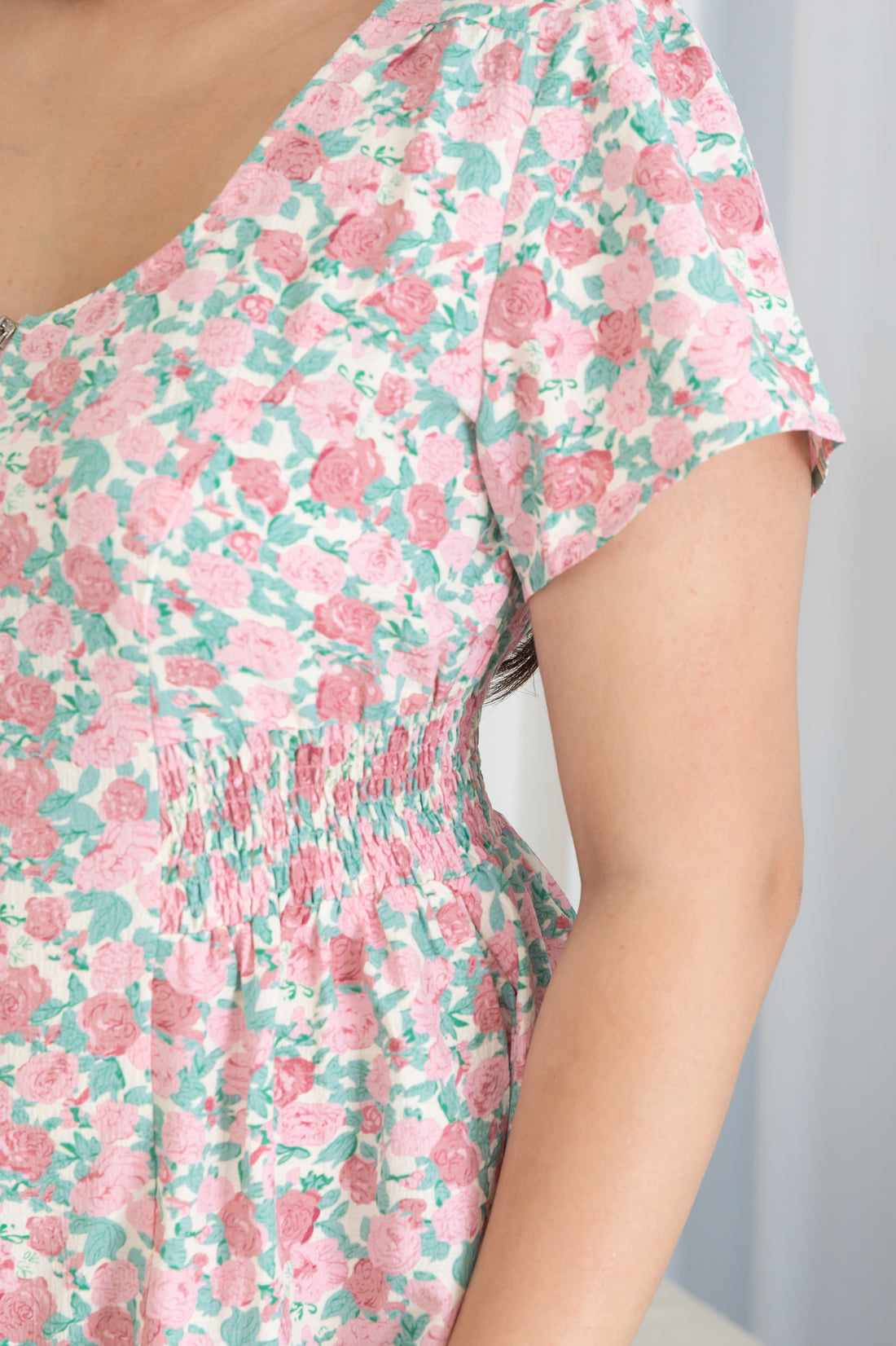 Poppy Scoop Neck Ruched Dress In Pink