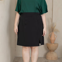 Tyra A-Line Knee Length Skort In Black