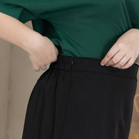 Tyra A-Line Knee Length Skort In Black