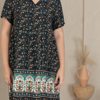 Anne Notched Neckline Dress In Black