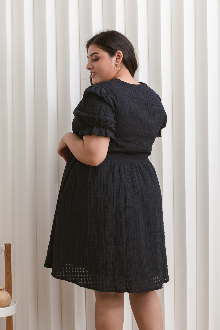 Amelia Puff Sleeves Textured Dress In Black