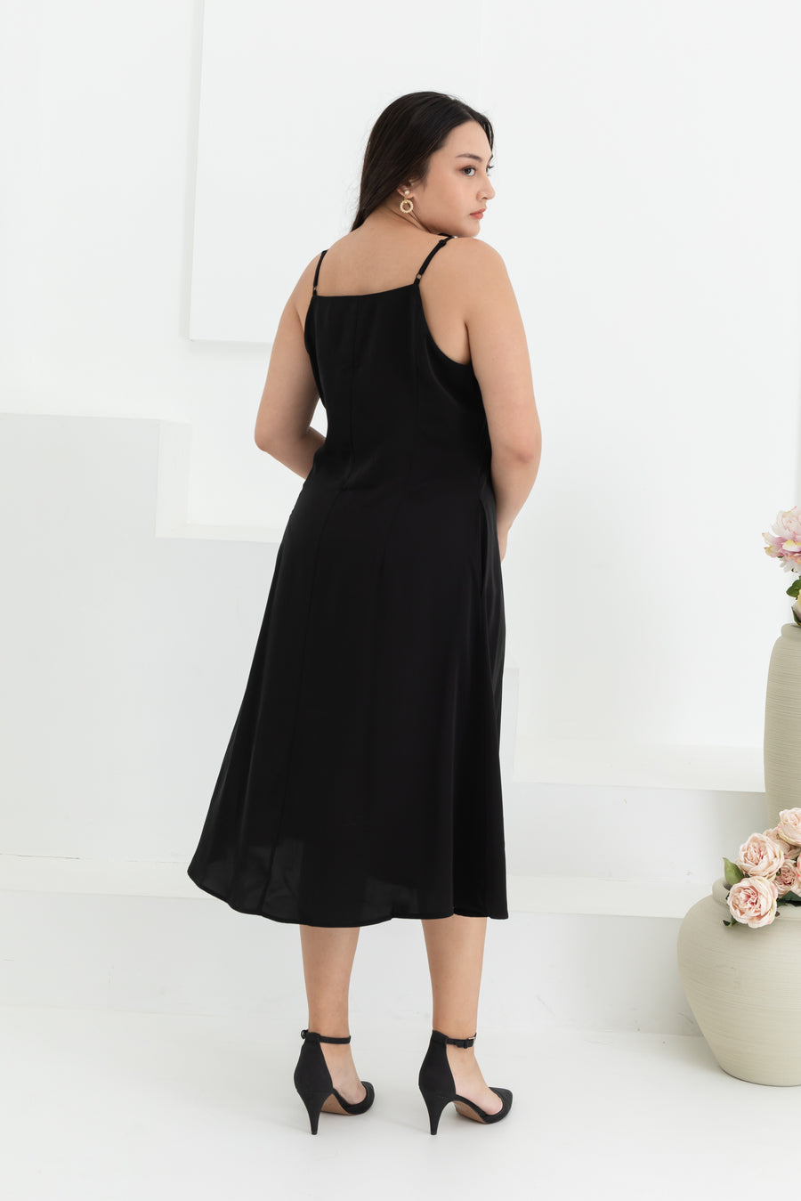 Alexandra Spaghetti Strap Midi Dress In Black