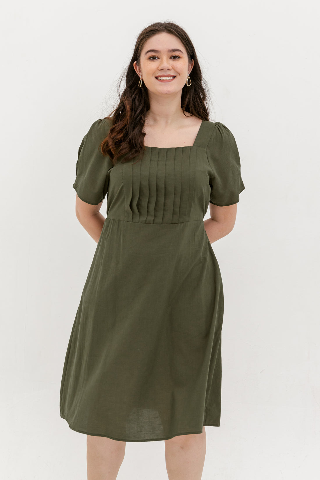 Georgia Pleated Dress In Olive Green