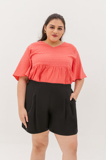 Gretel Front Pleated Shorts In Black