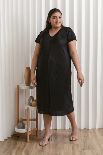 Victoria Pleated Dress In Onyx Black