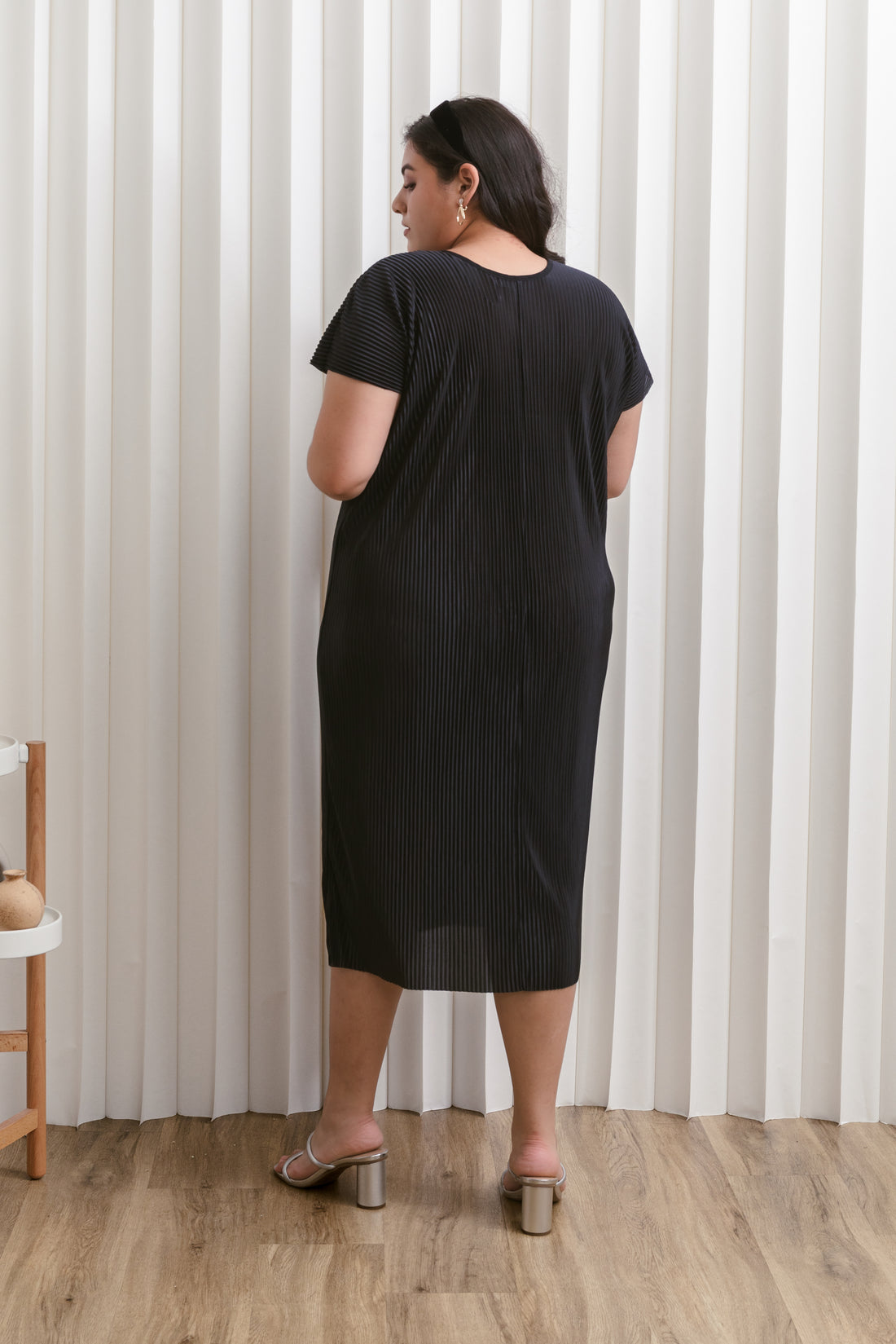 Victoria Pleated Dress In Onyx Black