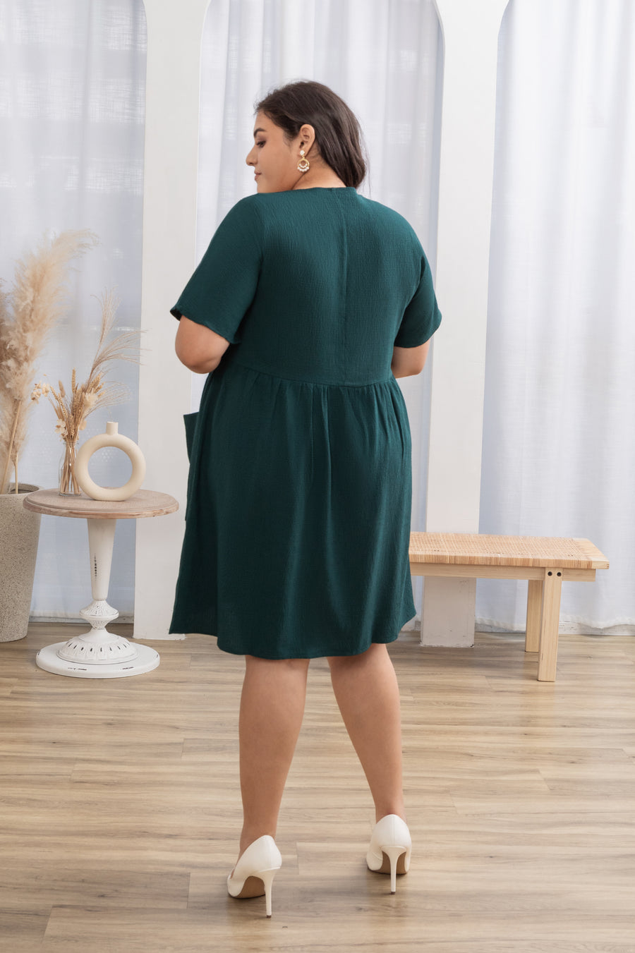 Olivia Buttoned Pocket Dress In Pine Green