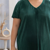 Victoria Pleated Dress In Emerald Green