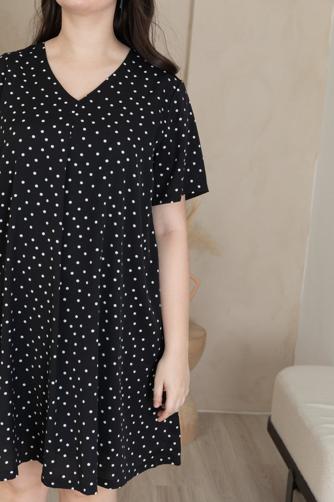 Leah V-Neck Shift Dress In Black Polka Dots
